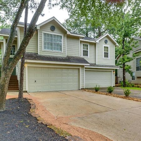 Modern Woodlands Townhome With Spacious Yard And Patio The Woodlands Εξωτερικό φωτογραφία